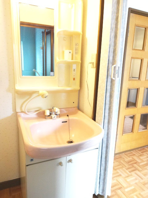 Washroom. Morning of the dressing are easy!