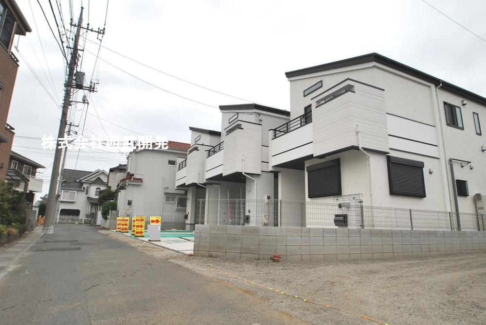 Local photos, including front road. Local (10 May 2013) Shooting