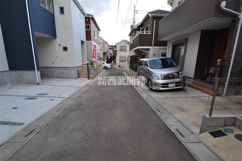 Local photos, including front road. Local (11 May 2013) Shooting