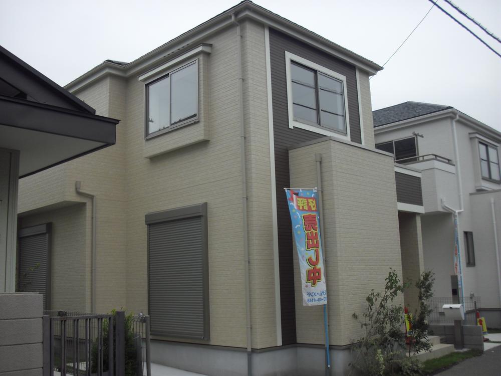 Local appearance photo. Local (10 May 2013) Shooting