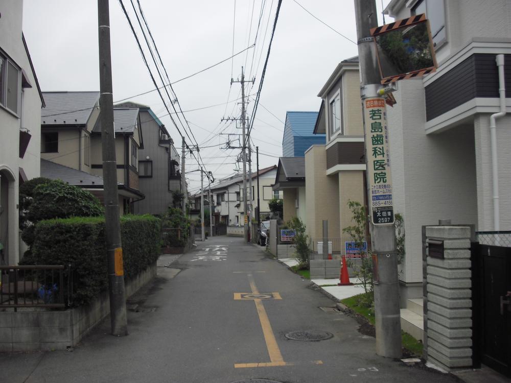 Local photos, including front road. Local (10 May 2013) Shooting