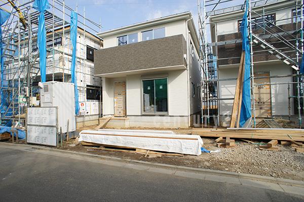 Local appearance photo. 7 Building