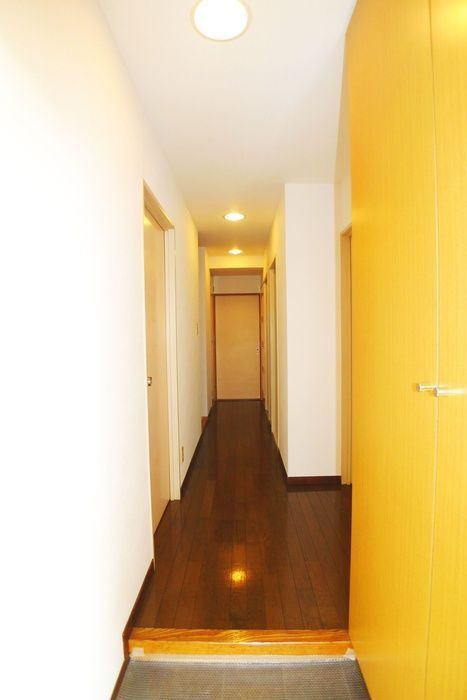 Other room space. Corridor