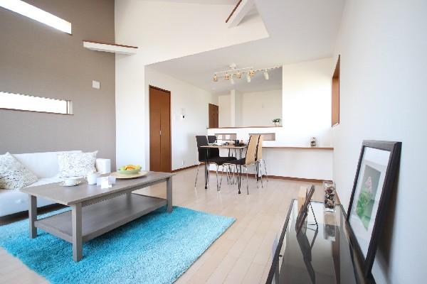 Living. Detached interior introspection Pictures - living LDK is available floor heating standard spacious 18 tatami mats the!