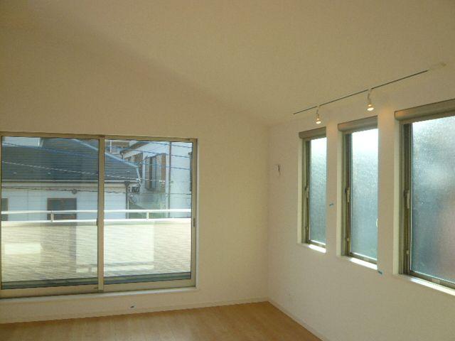 Non-living room. 3F room