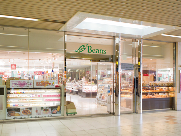 Surrounding environment. Urawa Beans Musashi (about 180m, 3-minute walk) DONQ, Maruetsu, Inc., Matsumotokiyoshi Co., Ltd., Pork cutlet Kazuyuki, Body factory, Starbucks coffee, etc.