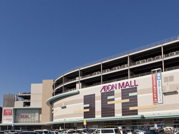 Surrounding environment. Aeon Mall Kitatoda (about 2.1km, Open until the bicycle about 9 minutes) food department 12:00 PM