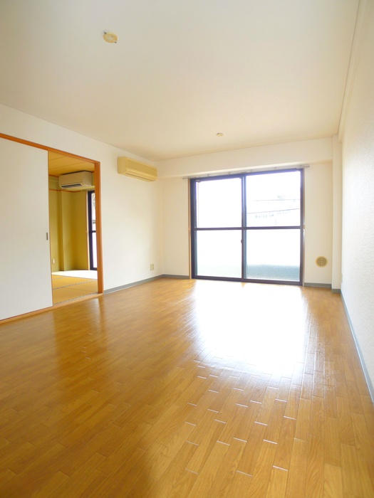 Living and room