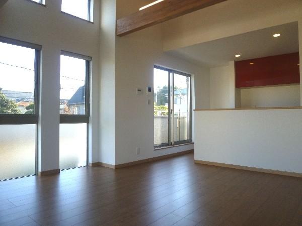 Living. Detached interior introspection Pictures - living anyway window is large living room is bright, It created a sense of openness! 