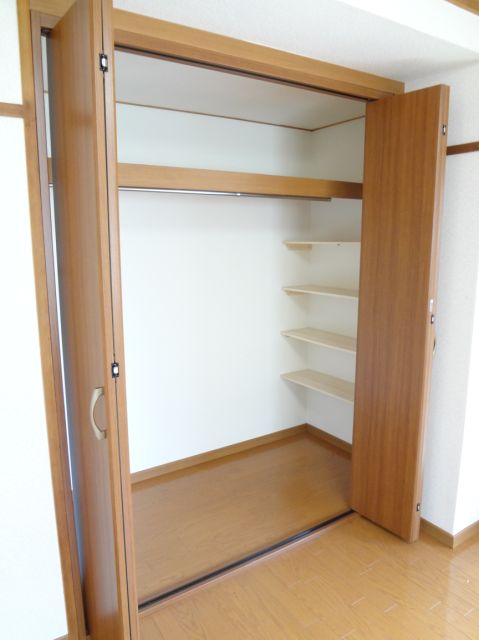 Receipt. Spacious closet storage.