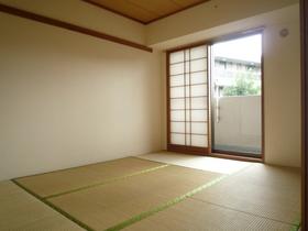 Living and room. Japanese-style room 6 quires