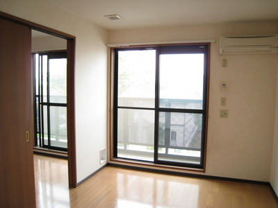 Living and room. It is air-conditioned!