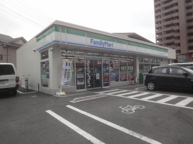 Convenience store. FamilyMart Saitama Numakage 1-chome (convenience store) up to 100m