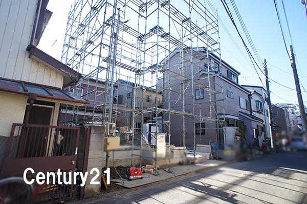 Local photos, including front road. 12 / 16 shooting Foundation