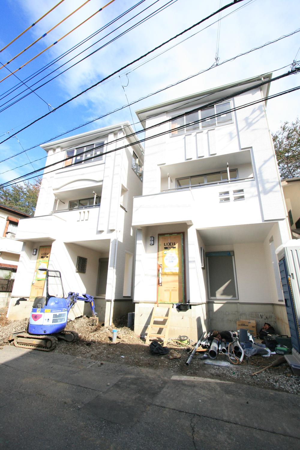 Local photos, including front road. 2013 November shooting  If the local do not know, please call feel free to 048-822-0888  