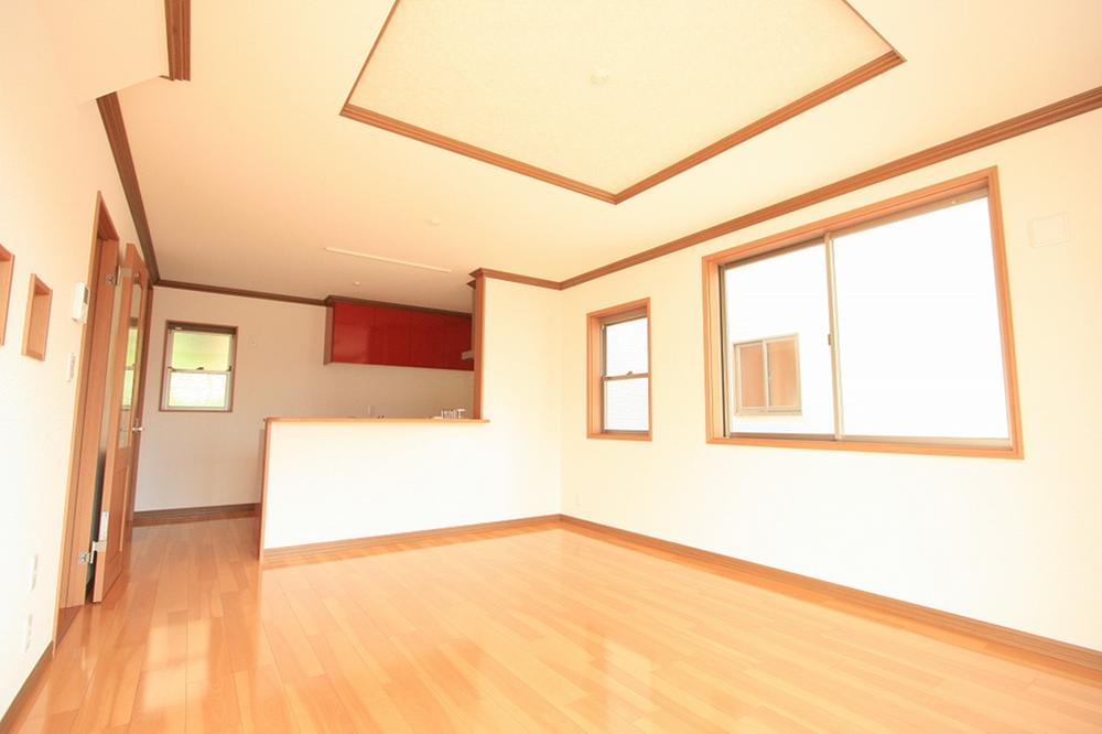 Living. Bright living room where the light is plugged! 