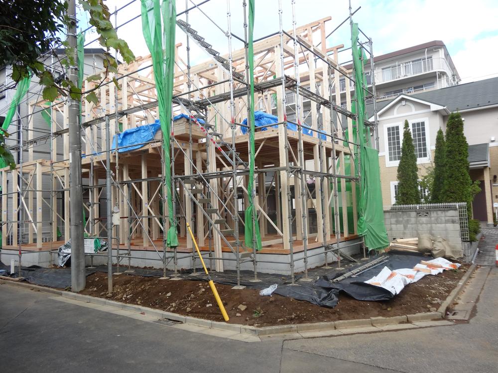 Local appearance photo. Local (11 May 2013) Shooting