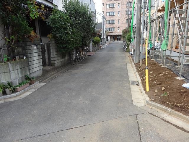 Local photos, including front road. Local (11 May 2013) Shooting