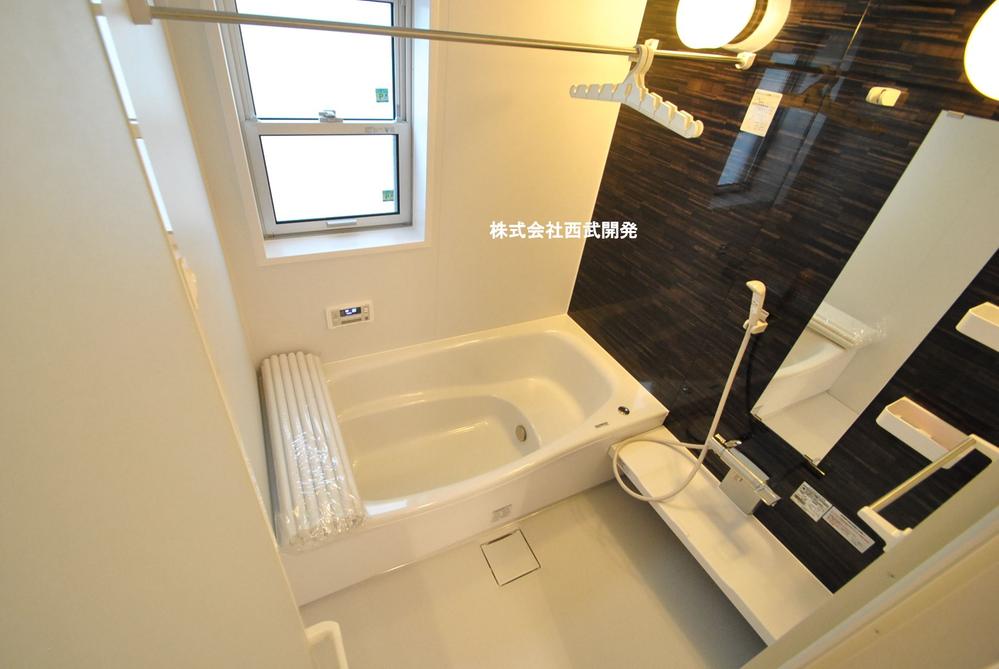 Bathroom.  [bathroom]  Indoor (03 May 2013) Shooting