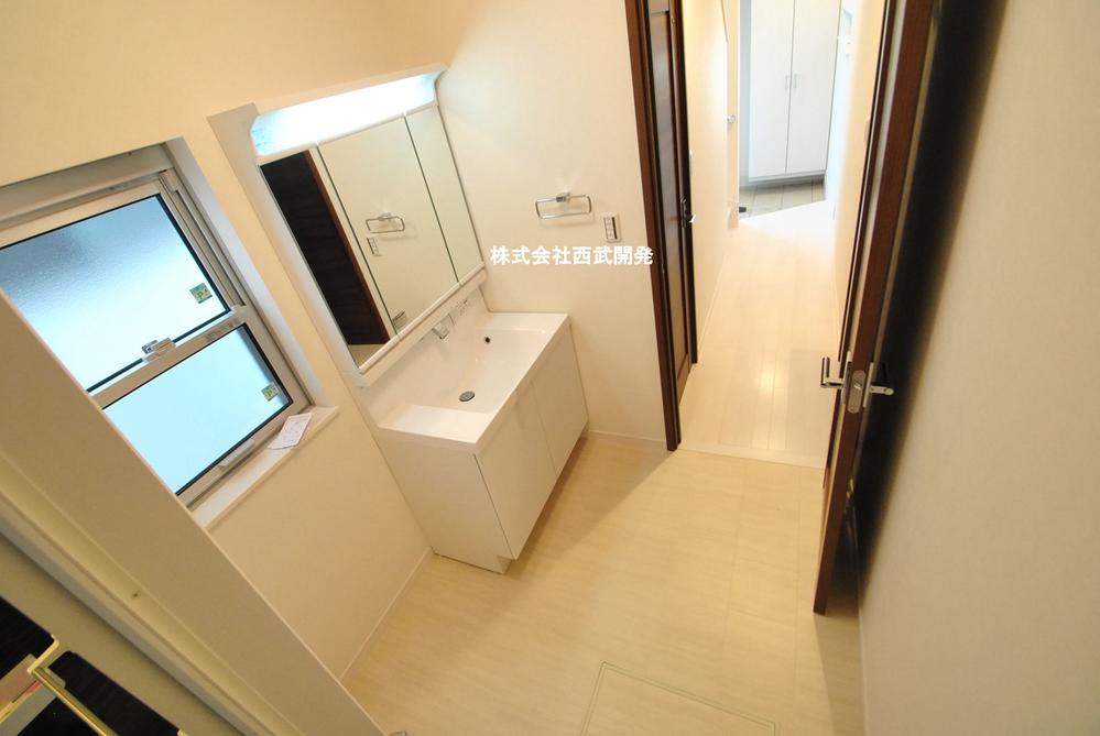 Wash basin, toilet.  [Bathroom vanity]  Indoor (03 May 2013) Shooting