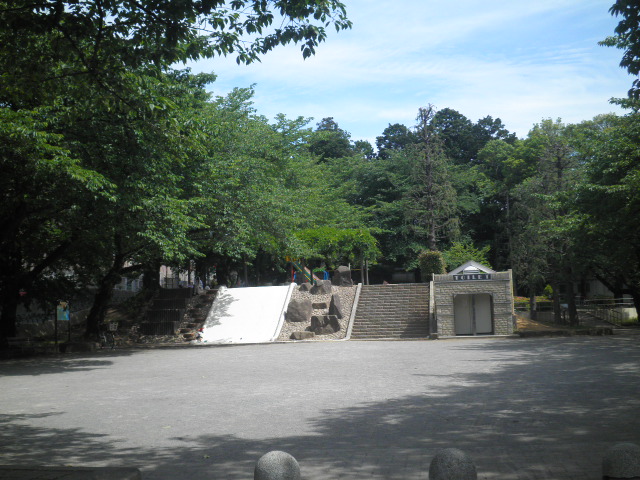park. Mitake 50m to the park (park)