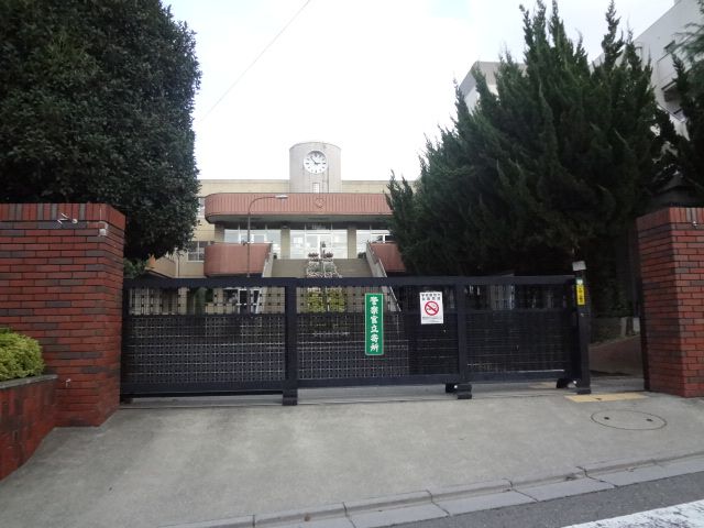 Primary school. Municipal Oyaba up to elementary school (elementary school) 480m