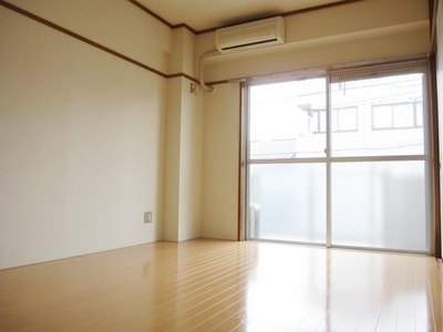 Living and room. 6 Pledge of Western-style