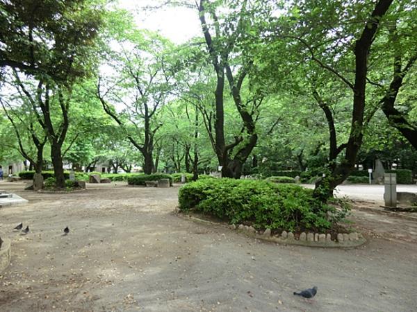 park. 870m tone park to the park