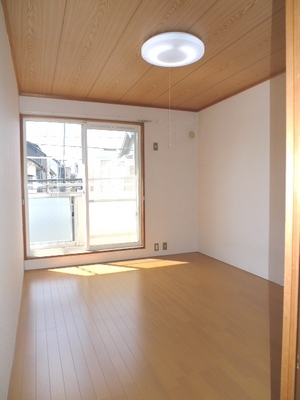 Living and room. It is calm bedroom