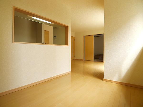 Living. Conversation of your family is lively, Open-minded LDK