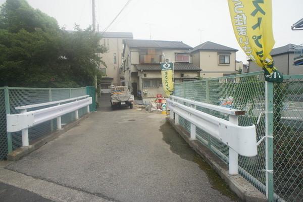 Local photos, including front road. Local (September 2013) Shooting