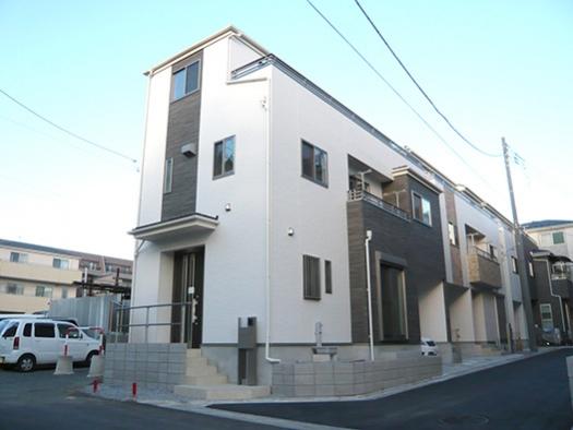 Local appearance photo. Selling local