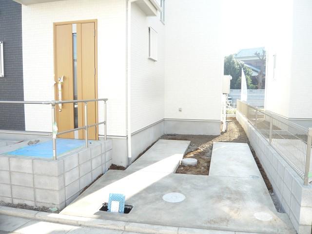 Parking lot. Widely spacious and available parking car space.