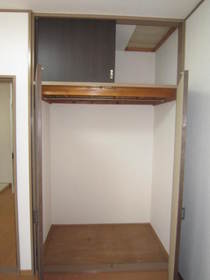 Living and room. closet