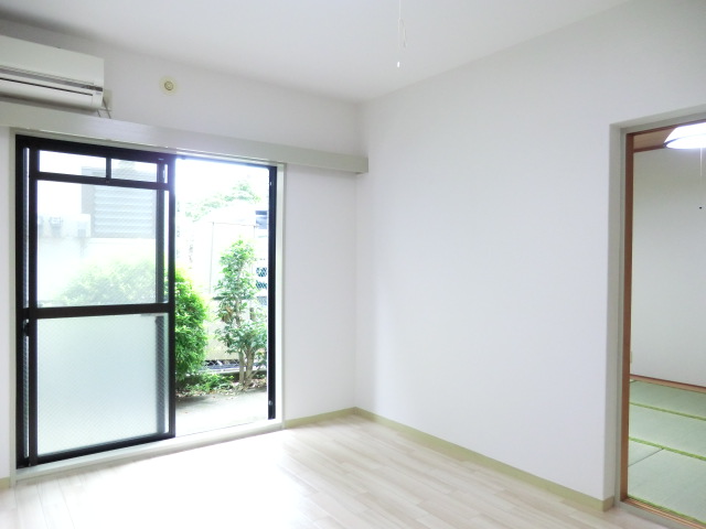 Living and room