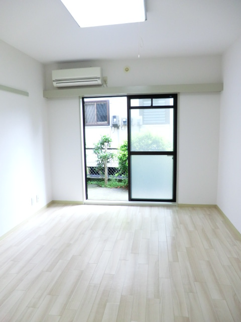 Living and room