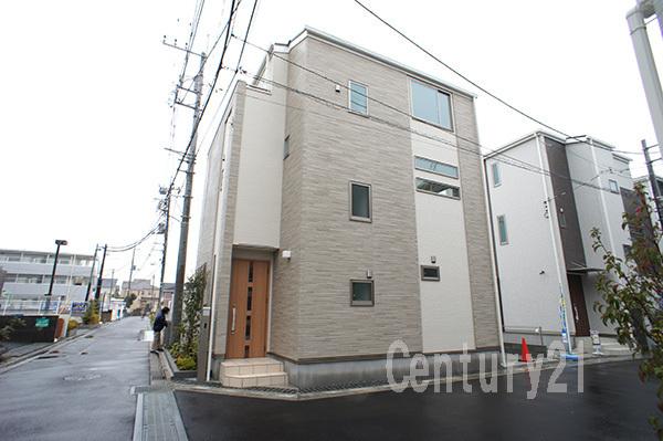 Local appearance photo. Building 3