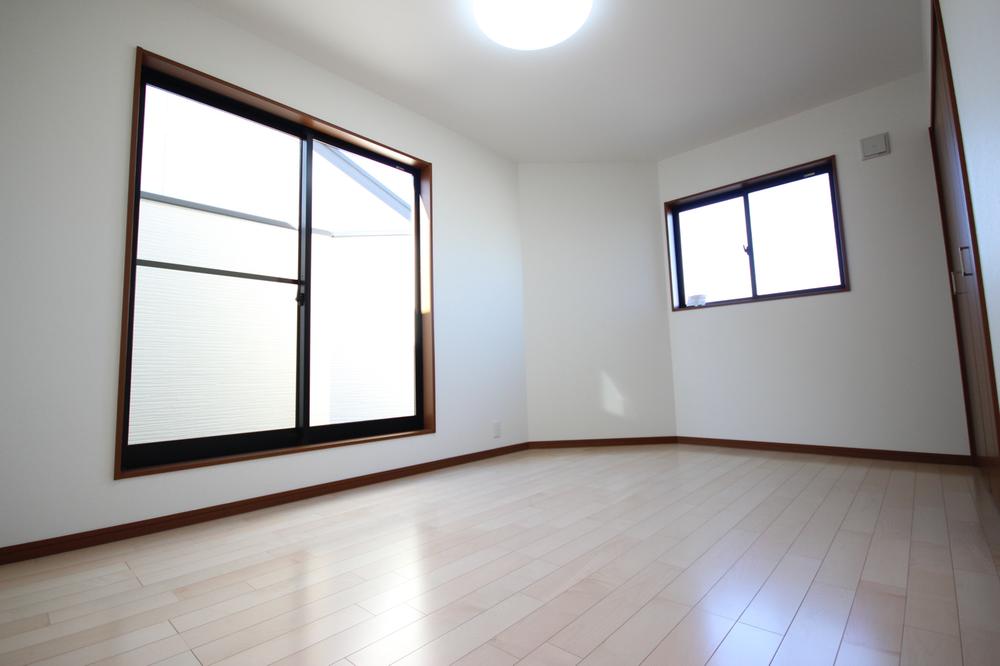 Non-living room. It is on the second floor of 7.2 quires Western-style.