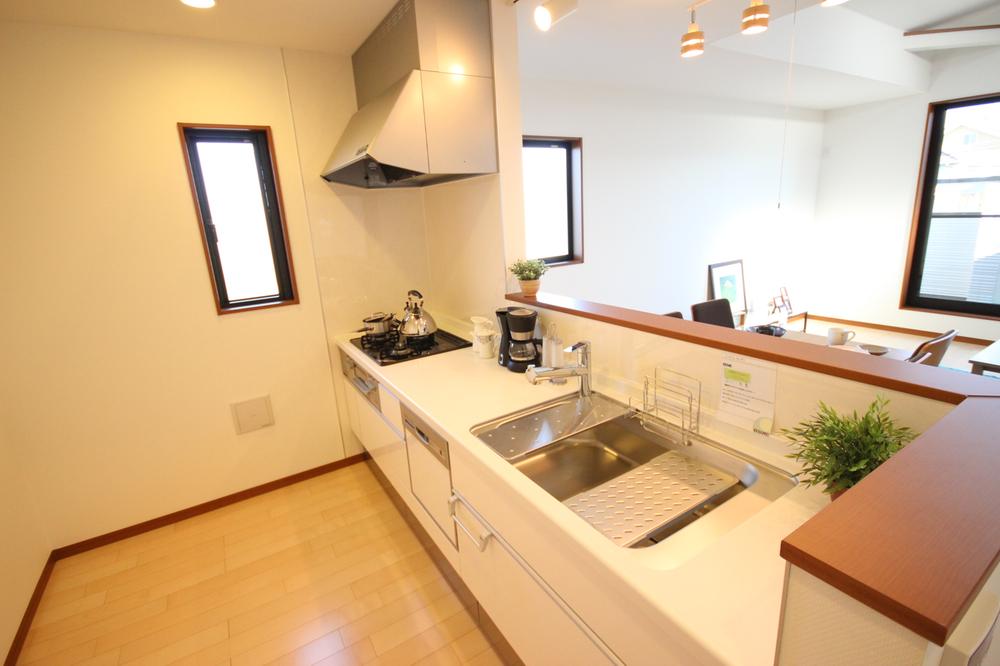 Kitchen. Widely in the kitchen, In your family you can enjoy cooking.