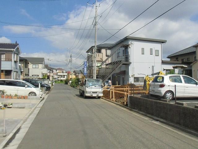 Local photos, including front road. 1 Building Local (10 May 2013) Shooting