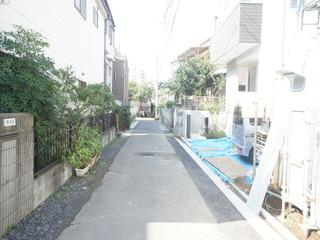 Local photos, including front road. Local (11 May 2013) Shooting