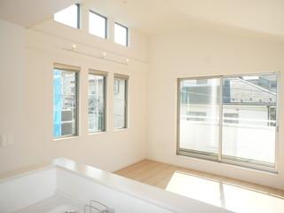 Living. Local (11 May 2013) Shooting