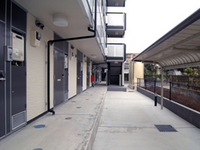 Entrance. First floor entrance ・ On-site bicycle storage