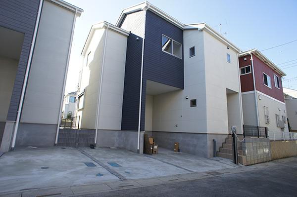 Local appearance photo. 1 Building