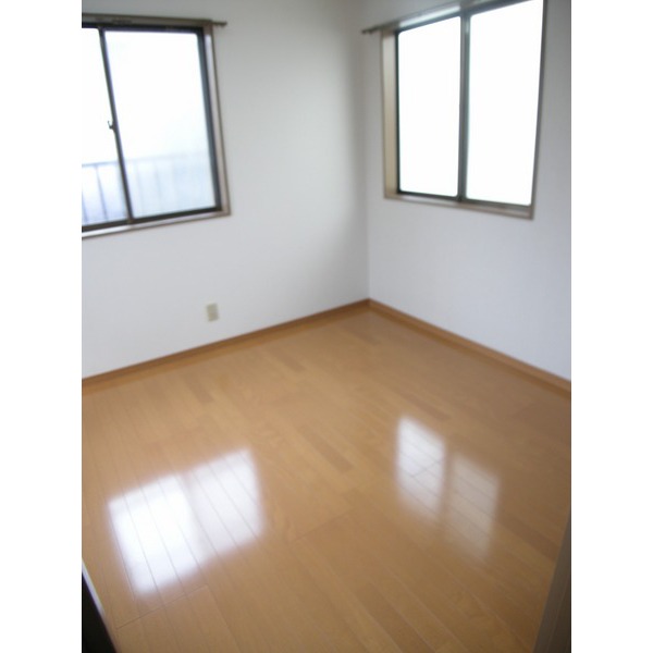 Living and room. Western-style 6.6 Pledge