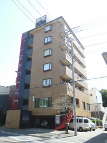 Building appearance. 80 meters to Bessho swamp park