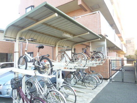 Building appearance. Is a parking lot with a roof.