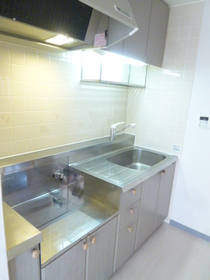 Kitchen. Gas stove is installed Friendly Kitchen.