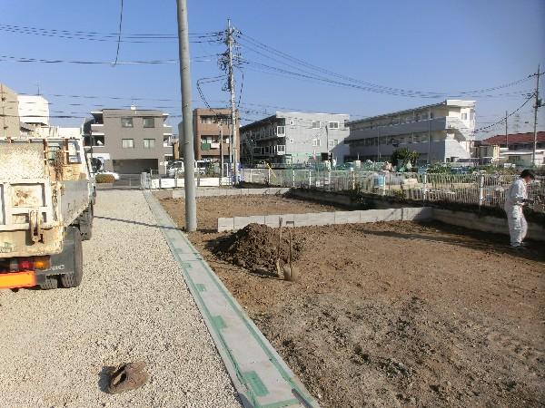 Local appearance photo. During the confirmation of the building located?