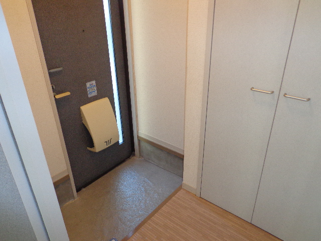 Entrance. ☆ Yes shoe box ☆